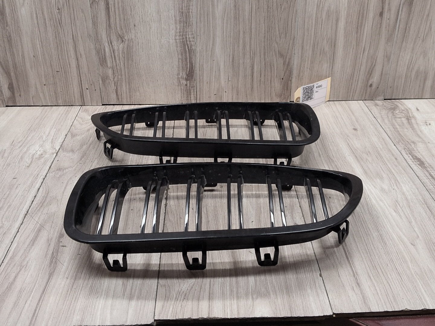 2011 - 2016 BMW 535i F10 Front Left Right Upper Bumper Cover Kidney Grilles SET 7412323 N55B30A