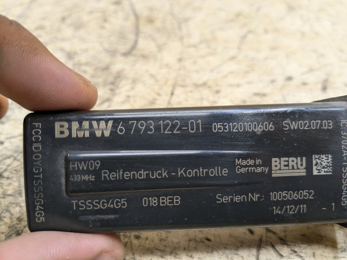 OEM BMW E70 E71 E82 E88 E89 E92 E93 Tire Pressure Control Unit Module RDC