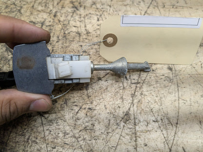 2008-2013 BMW 135i E88 Front Left Driver Key Lock Mechanism w/ Key 7161429 OEM