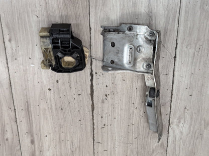 2012-2018 BMW M6 F06 Radiator Lower Mounting Brackets SET 7575247