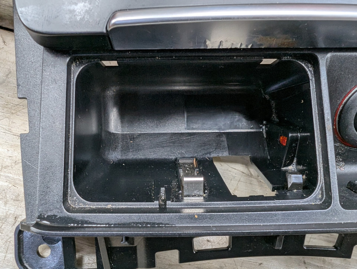 2008 - 2017 Audi S5 8T Center Console Ashtray Ash Tray 8K0857951