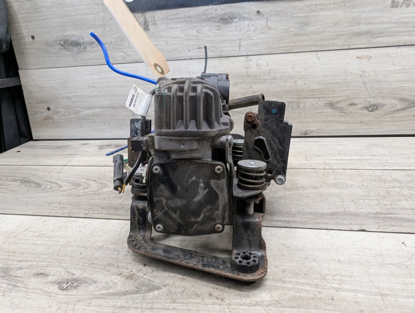 16-22 OEM BMW G11 G12 740 750 M760 Air Suspension Compressor Pump Module Motor