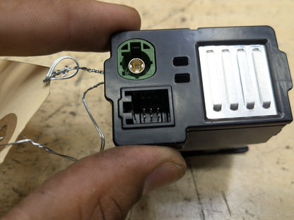 2012-2018 Audi A6 C7 AUX/ USB Charger Port Socket 4G0035736 OEM