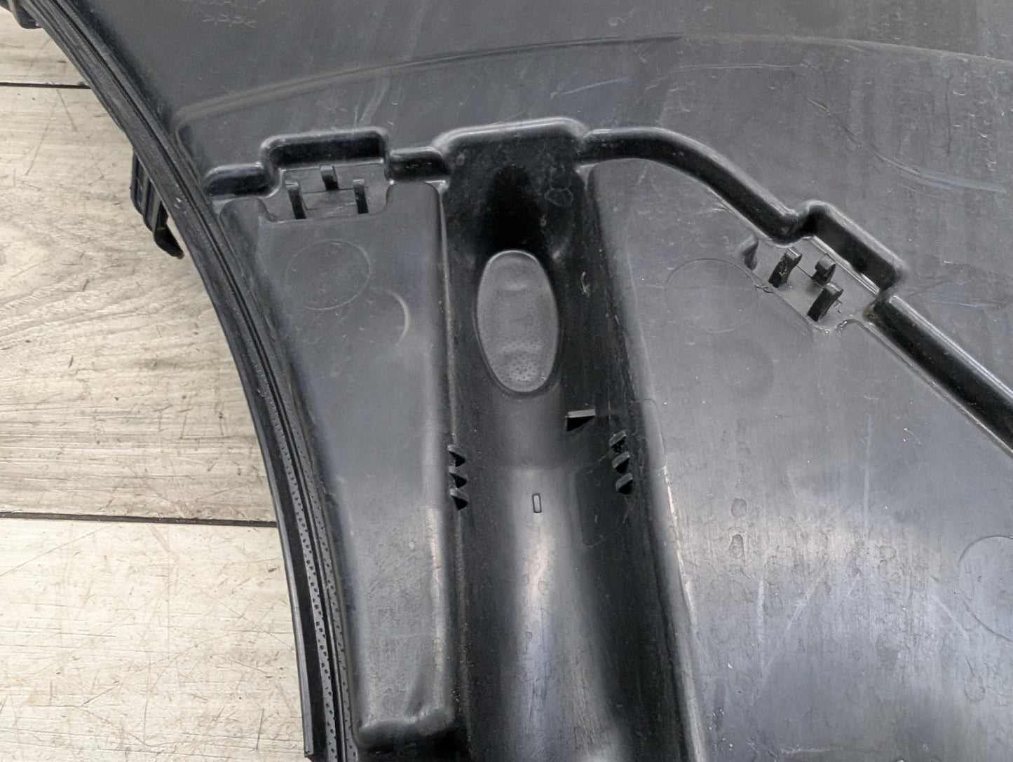OEM BMW G12 G30 540 M550 750 M760 Windshield Wiper Washer Reservoir Tank Pump