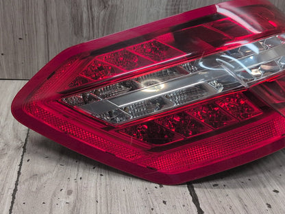 2009-2012 Mercedes-Benz E550 W212 Rear Left Driver Outer Tail Light A2129060758