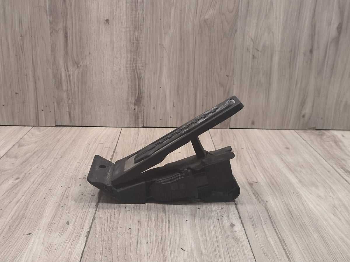 2019-2026 BMW M340i G20 Gas Accelarator Pedal 6871053 OEM