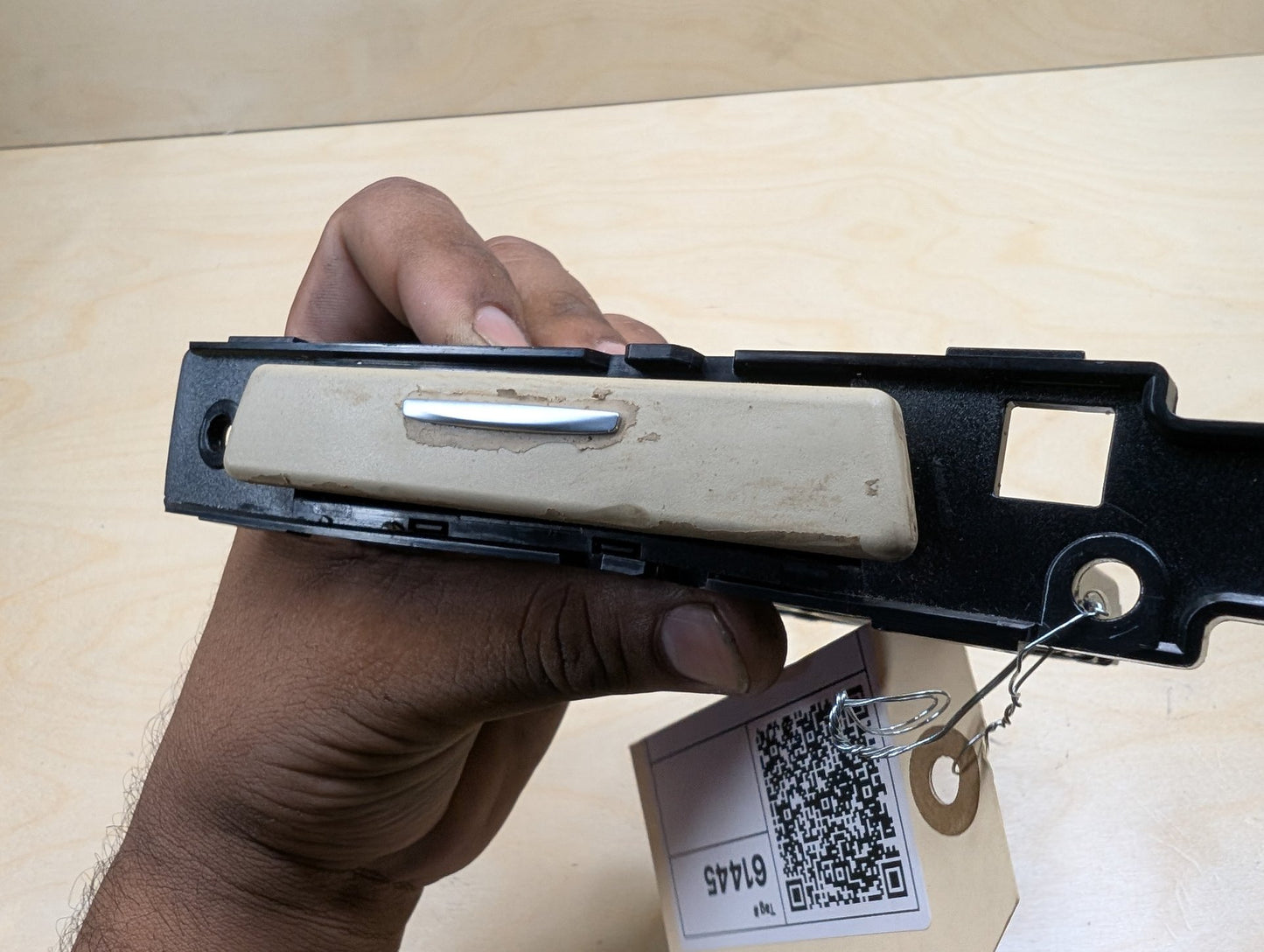 2007-2013 BMW 328i E93 Center Console Cup Holder 9173473