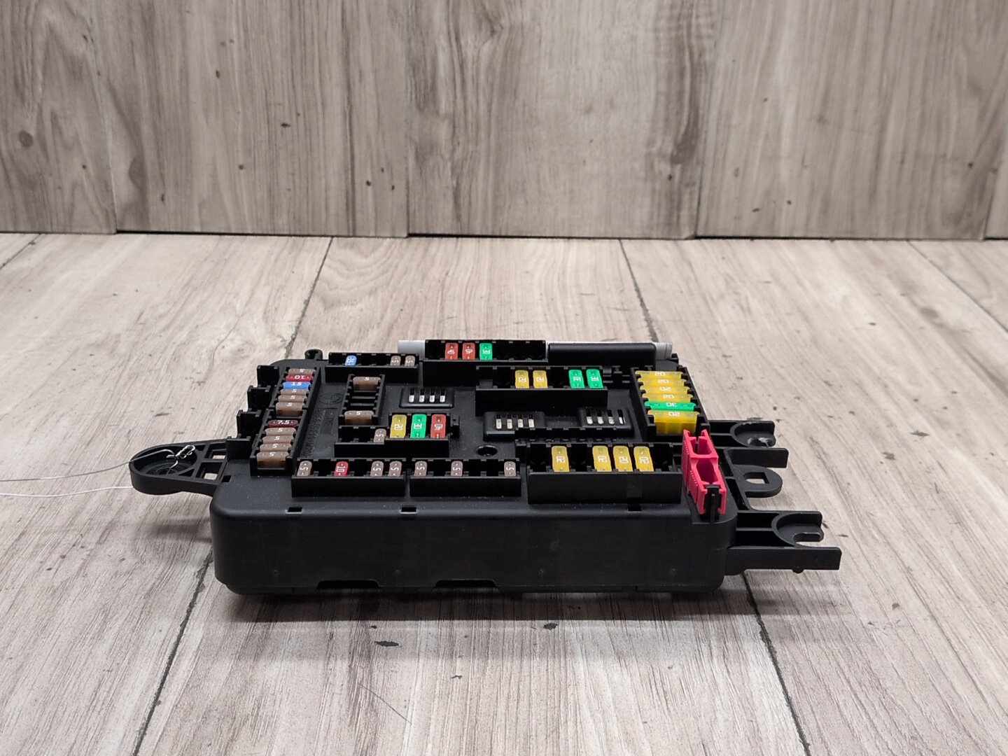 2014-2020 BMW 435i F32 Front Power Distribution Fuse Box 9389070