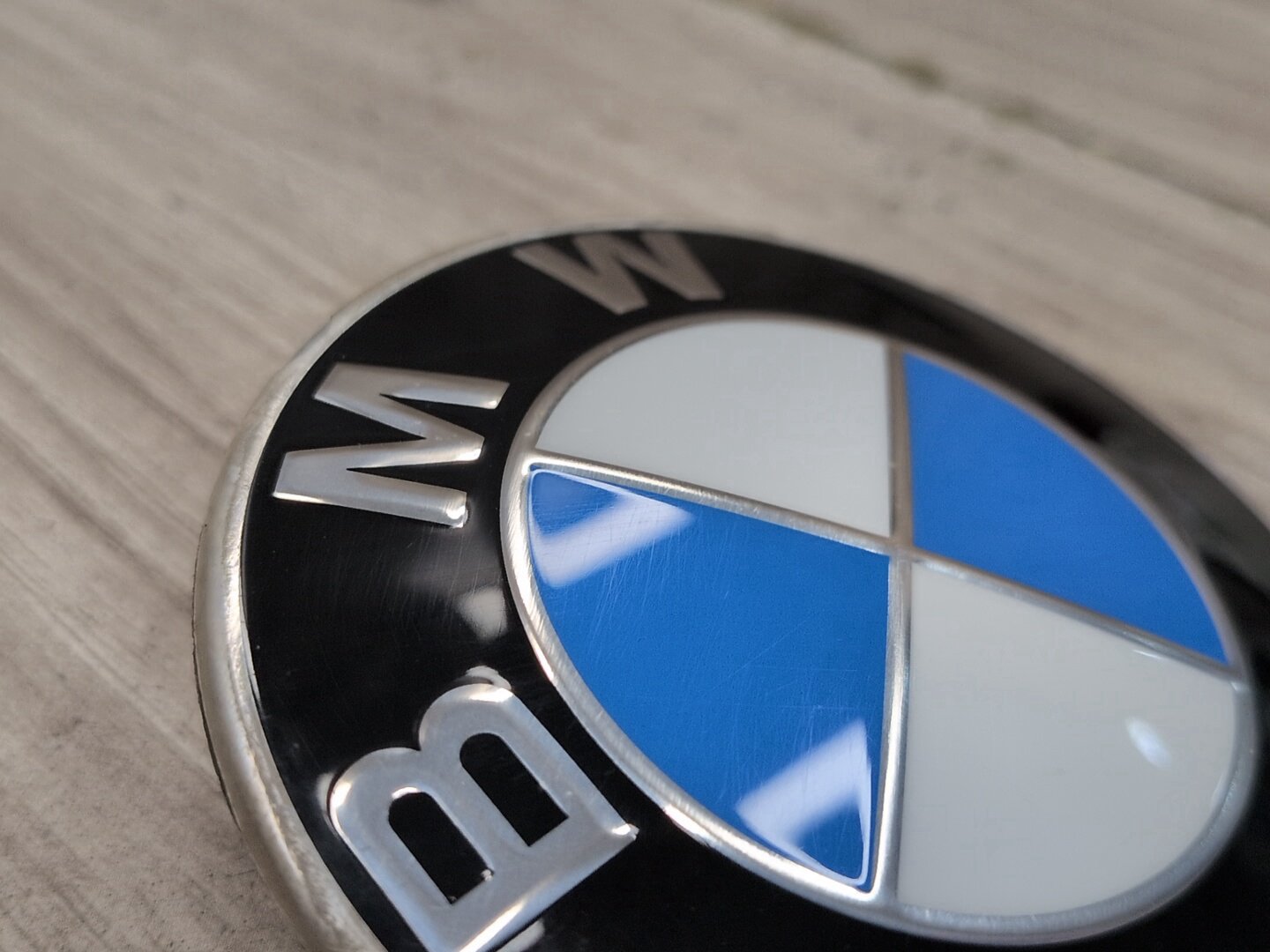 OEM BMW G01 G05 G30 G45 G60 G90 X3 X5 Hood Trunk Emblem Badge Symbol Logo 82mm