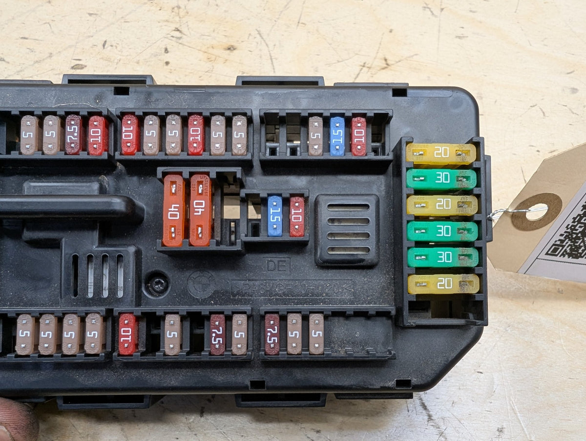 2012-2018 BMW 320i F30 Front Power Distribution Fuse Box 9337879 OEM