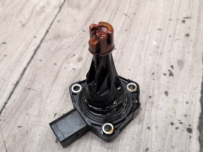 2012-2018 BMW 320i F30 Engine Pan Oil Level Leveling Sensor 8608779