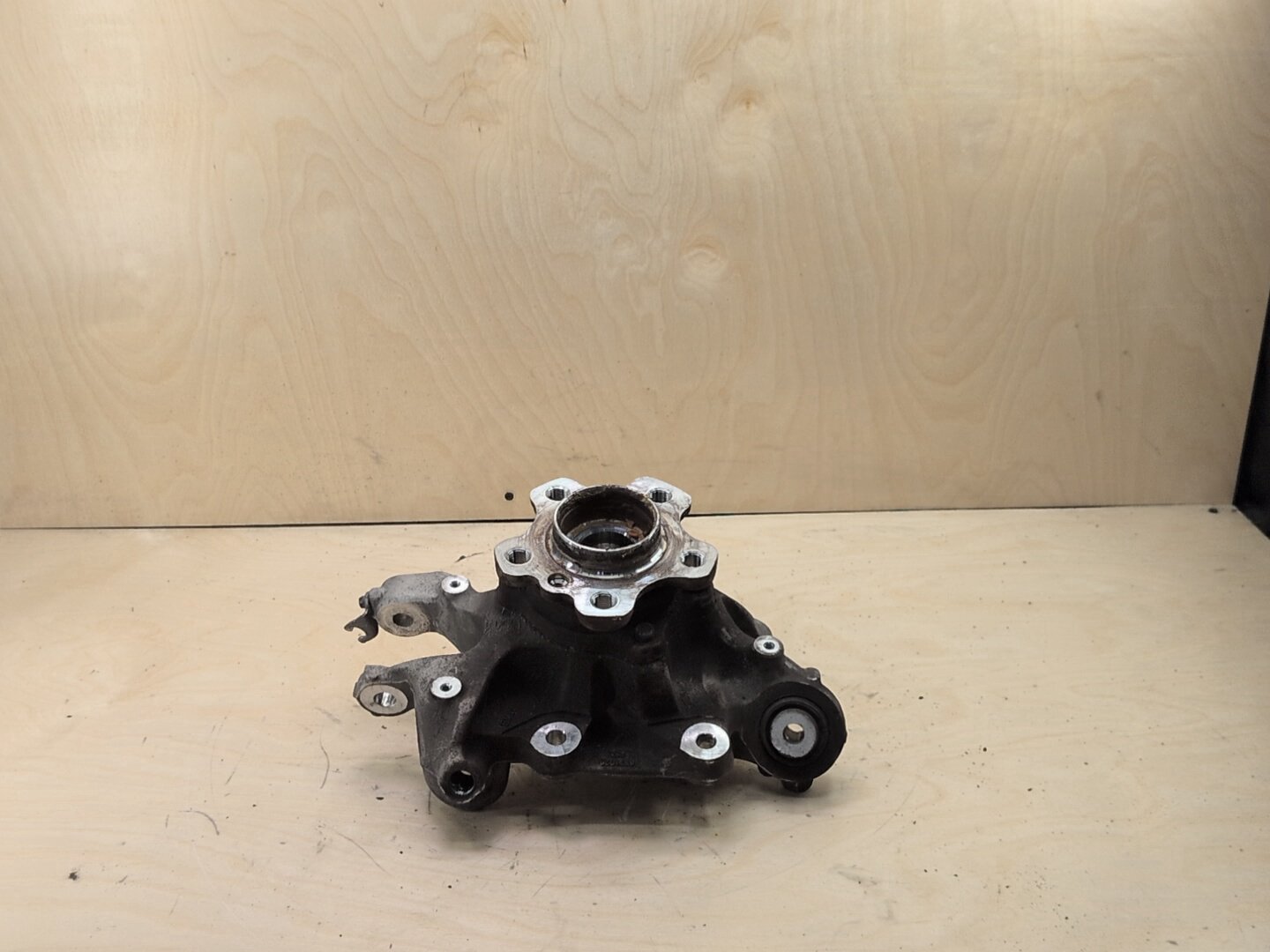 OEM BMW G01 X3 30i 30iX M40iX REAR Left Driver Knuckle Wheel Hub Spindle Bearing
