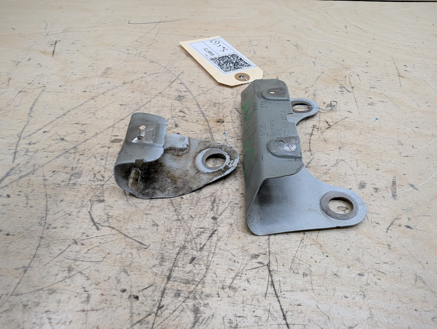 2011-2017 Audi RS5 8T Front Left Driver Fender Brackets SET 8T0821467A OEM
