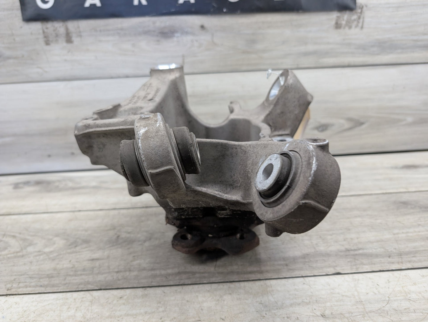 2017-2023 BMW M550i xDrive G30 Rear Left Driver Spindle Knuckle w/ Bearing 6866337