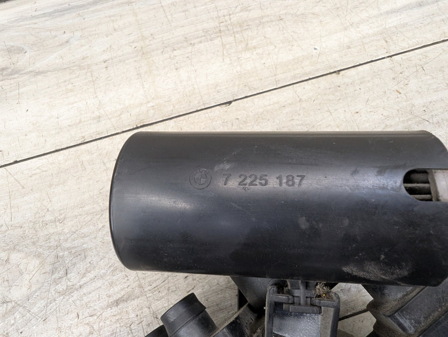 2011-2016 BMW 535i F10 Fuel Vapor Charcoal Canister 7245541