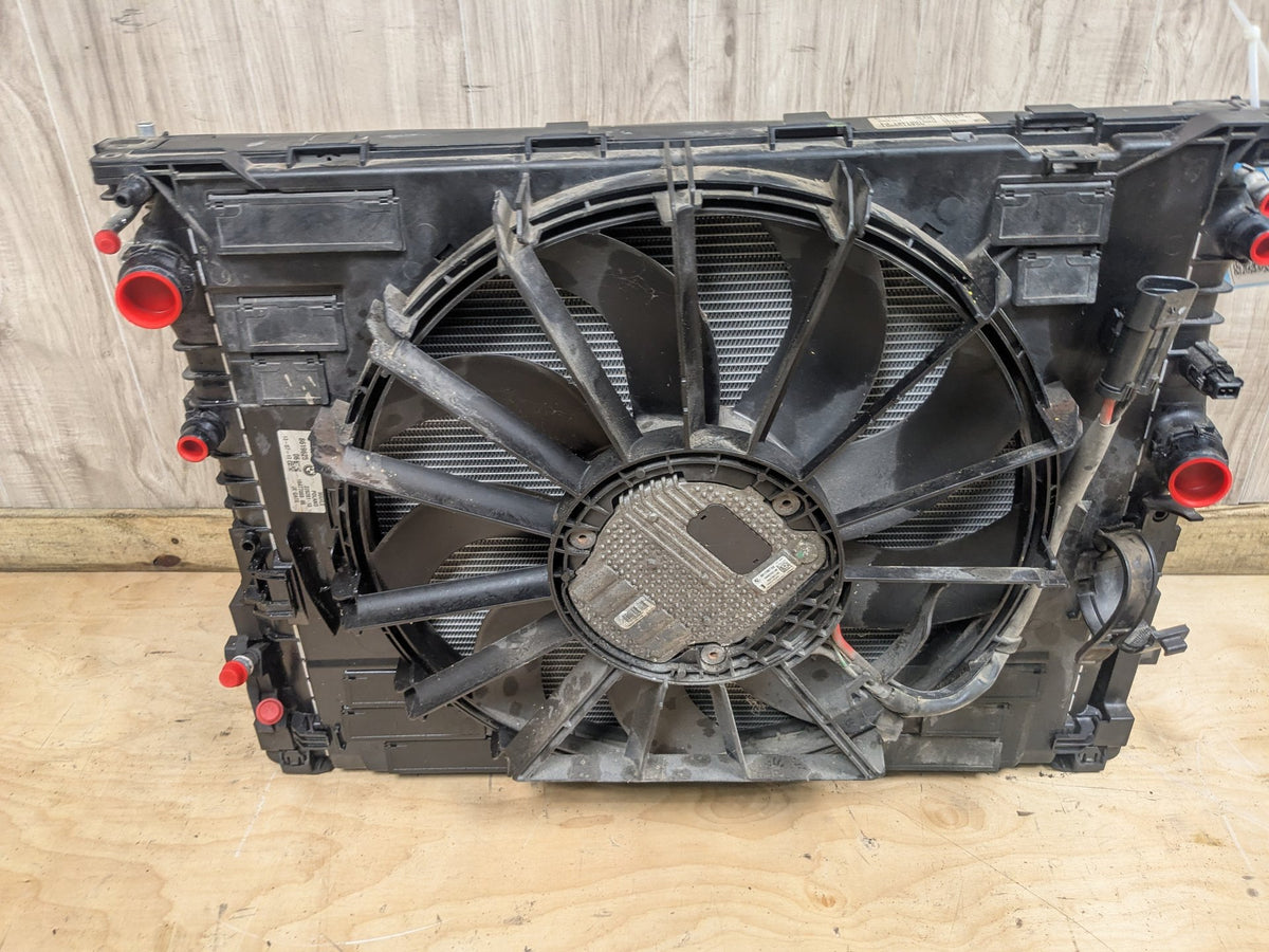 16-19 BMW 750i G12 Radiator Cooling Condenser Fan Shroud Assembly SET 850W