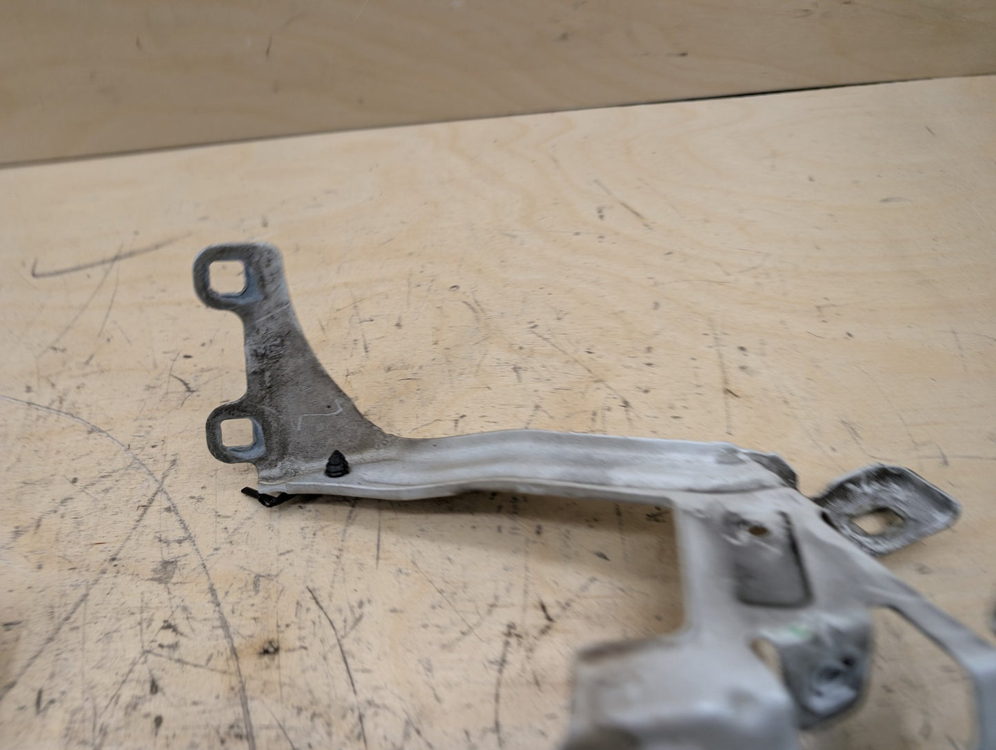 2016-2022 BMW 750i G12 Front Left Driver Fender Brackets SET 7347425
