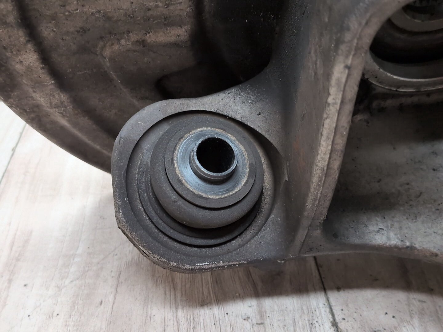 OEM BMW F85 F86 F15 F16 X5 X6 REAR Right Passenger Spindle Hub Carrier Knuckle