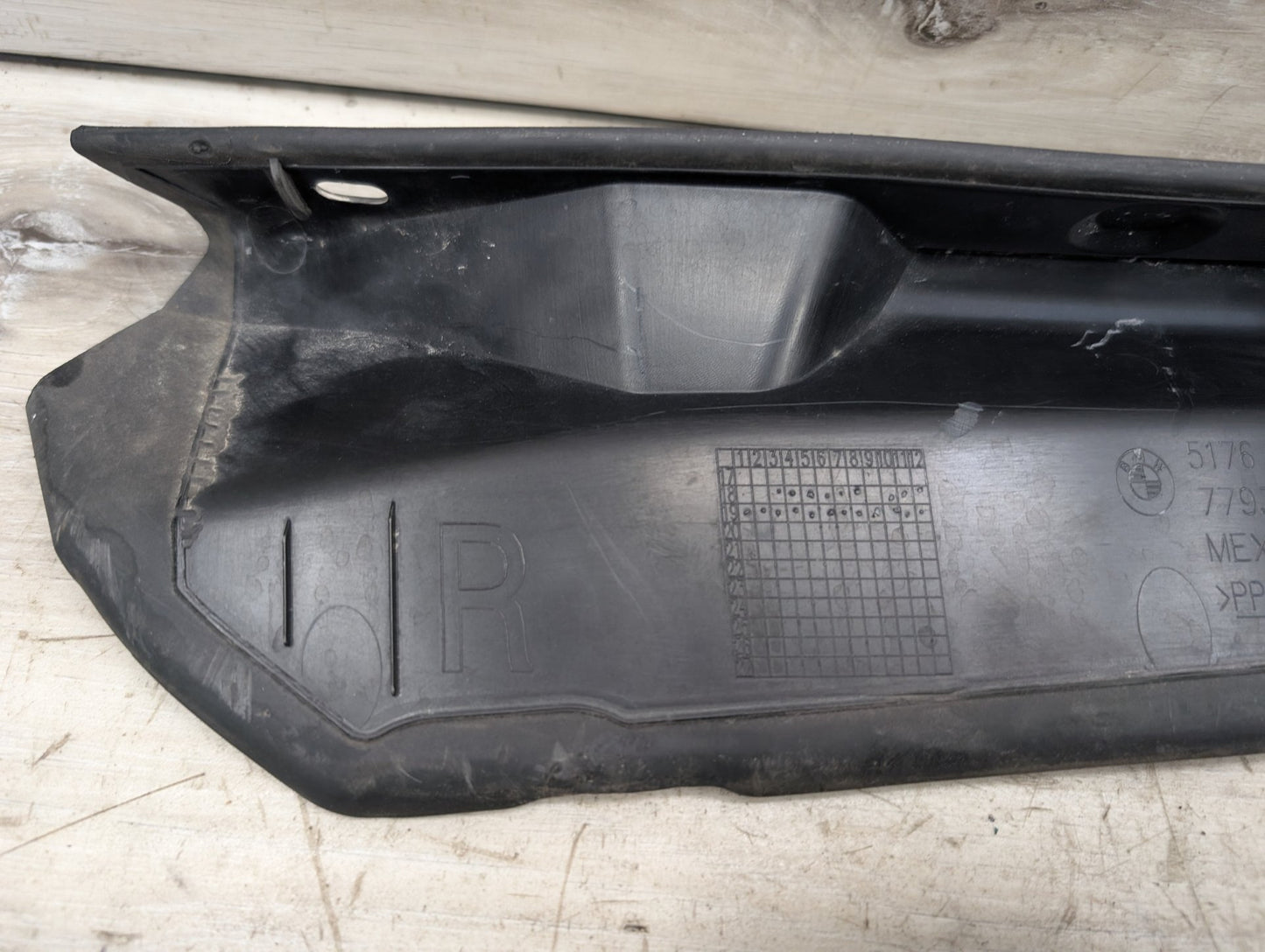 2019 - 2026 BMW 330i G20 Left Right Engine Bay Cover Panel Seal Trim SET 7419386 B46B20O1