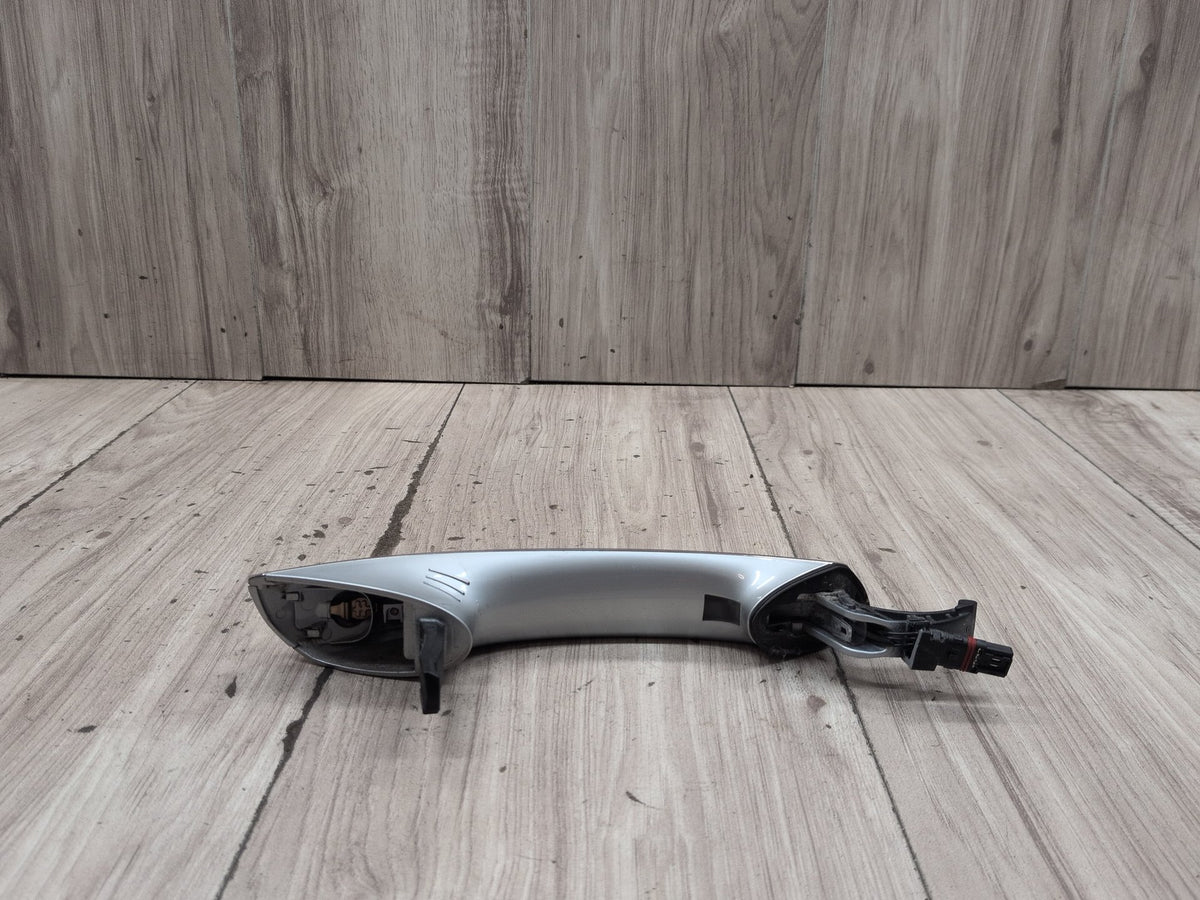 2016-2019 BMW 740Li G12 Front Left Door Handle w/ Comfort Access 7411047 OEM