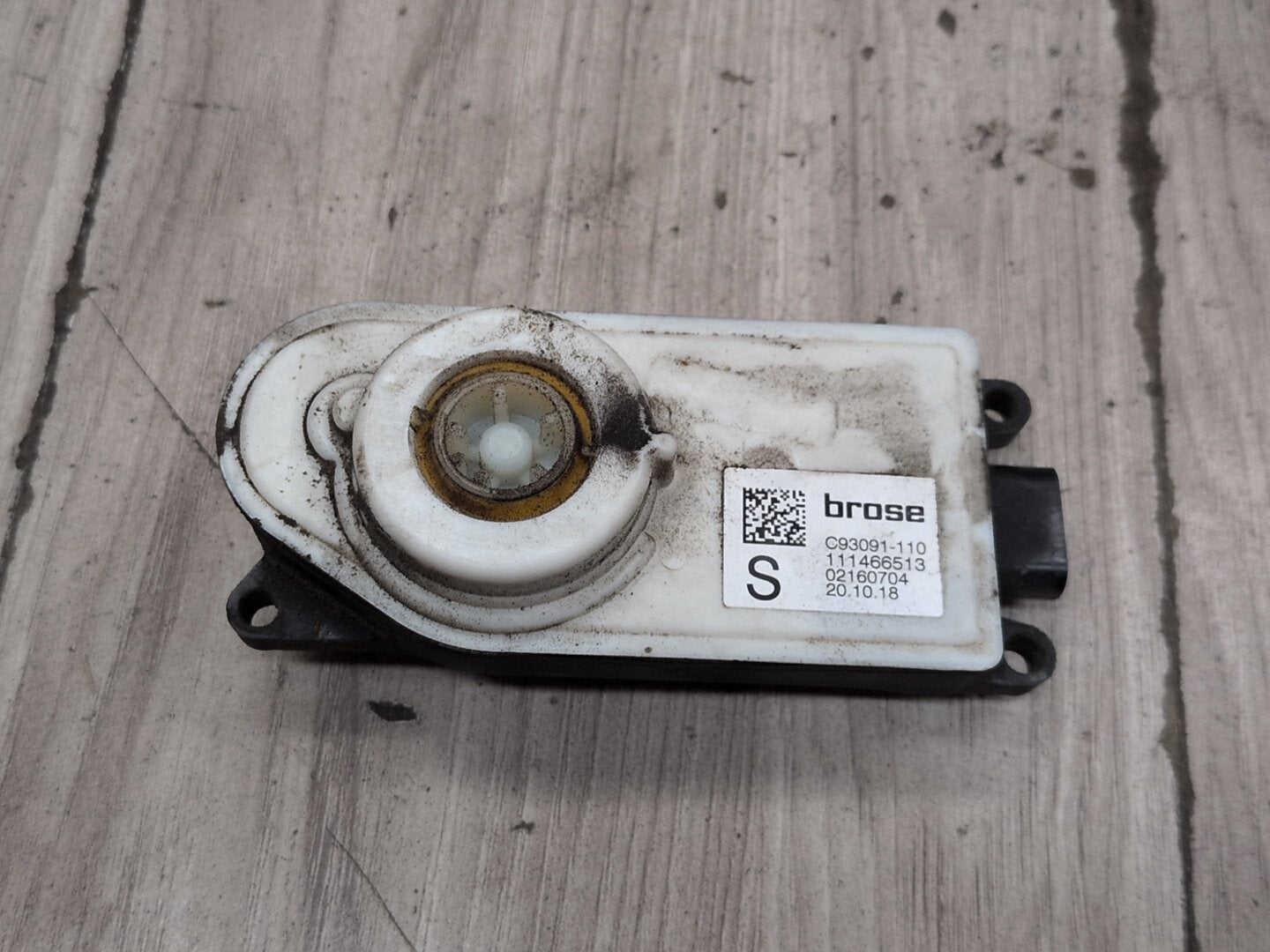OEM BMW G30 530 540 M550 G12 740 750 M760 Upper Grille Air Flap Motor Actuator