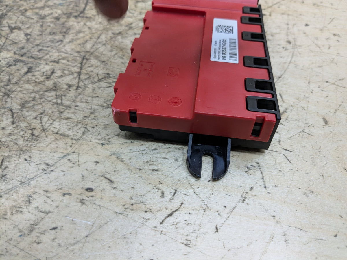 OEM BMW G11 G12 G14 G15 G16 G30 B+ Junction Terminal Power Relay Fuse Box