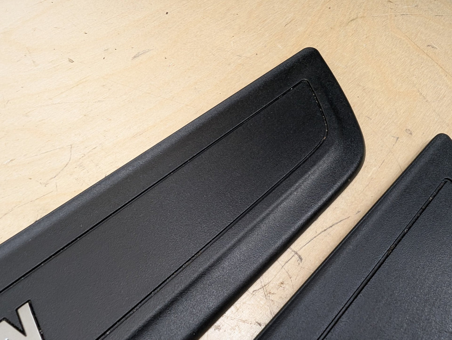 2011-2016 BMW X3 F25 Front Left Right Scuff Plate Door Sill SET 7205597