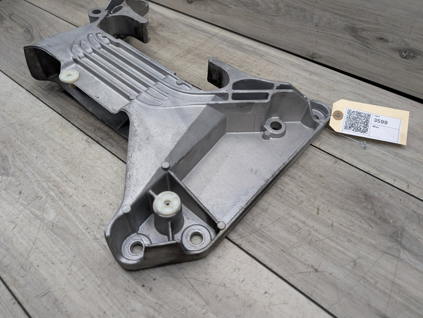 2019-2026 BMW X5 G05 Transmission Mount Bracket 9485331