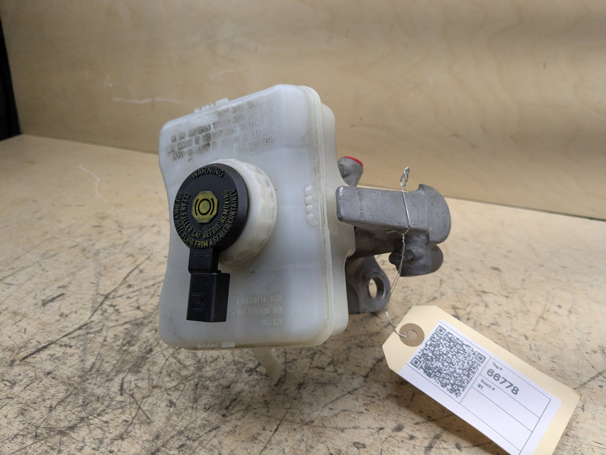 2012-2018 Audi A6 C7 Master Brake Fluid Reservoir 8K0611301A OEM