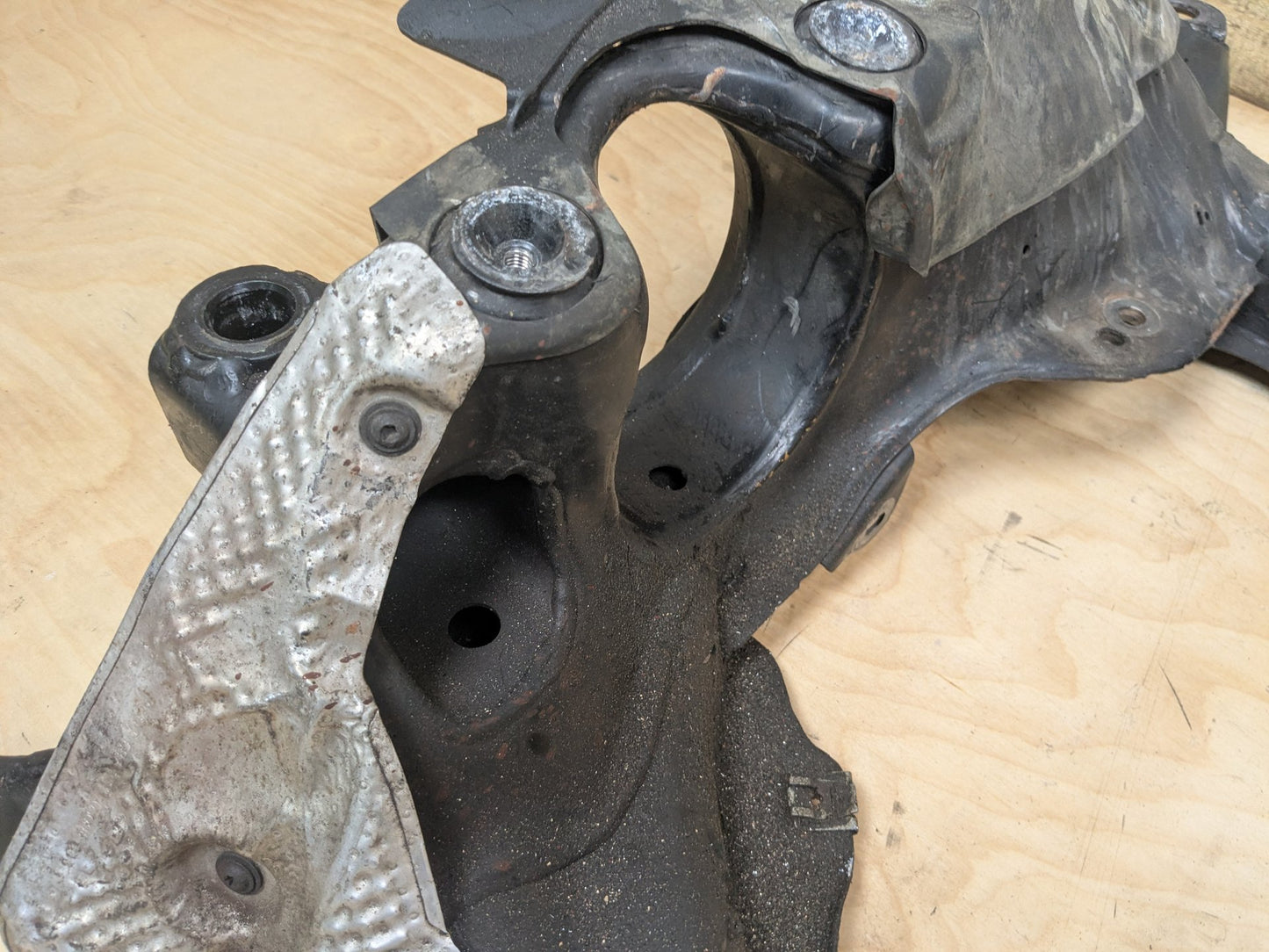 2009-2012 Mercedes-Benz E550 W212 - Front Axle Support Crossmember Subframe PN: A2126280457