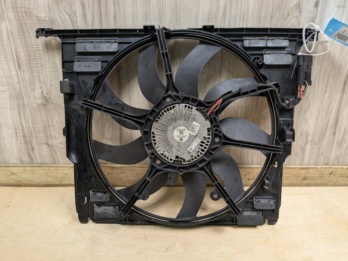 2011 - 2016 BMW 535i F10 Radiator Fan Shroud Housing w/ Motor 7647652 N55B30A