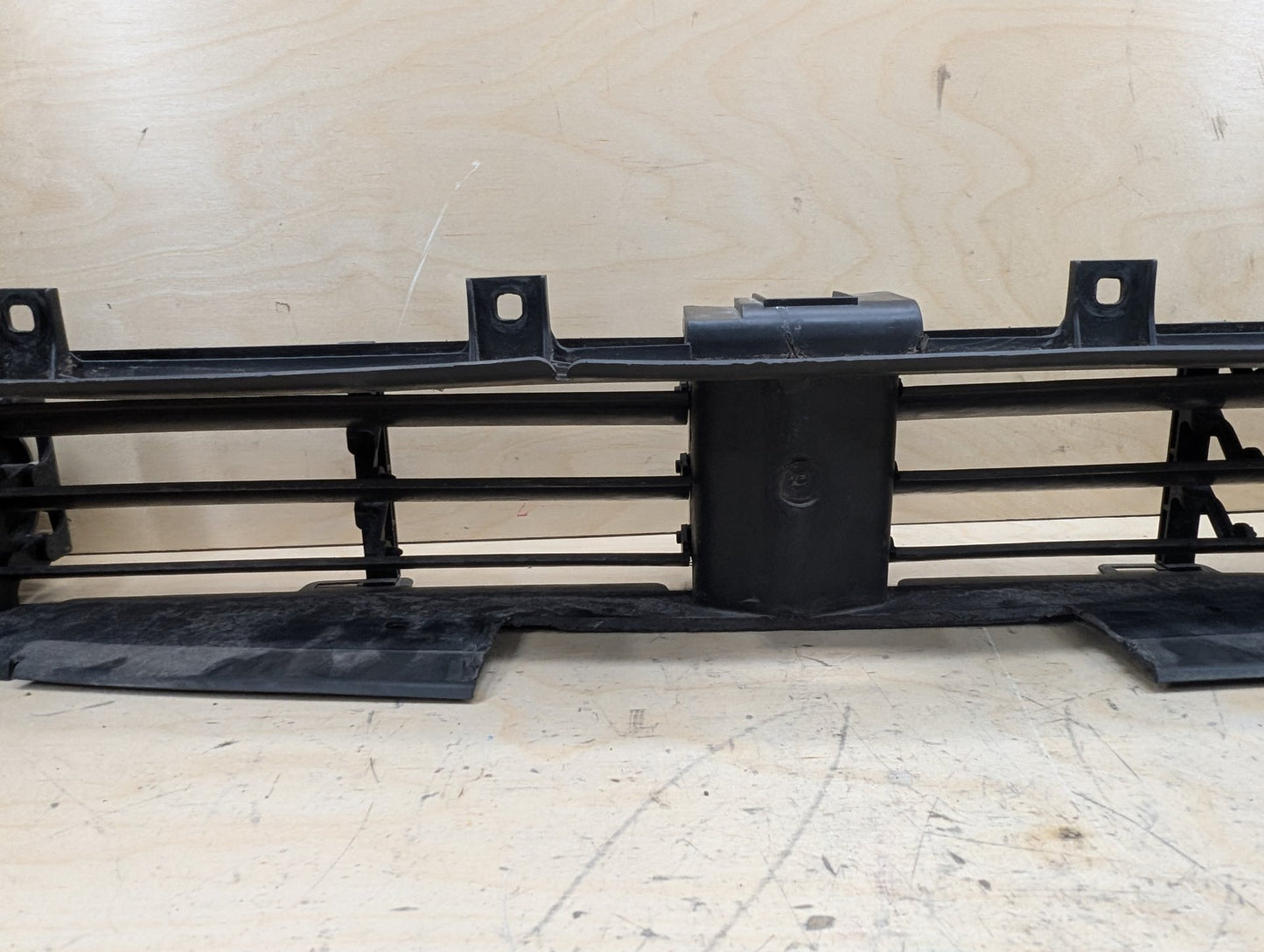 2016-2022 BMW 750i G12 Front Lower Radiator Air Flap Shutter 7497215