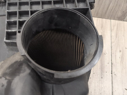 2004-2010 BMW E64 M6 S85B50A Engine Air Filter Box Assembly 7839023