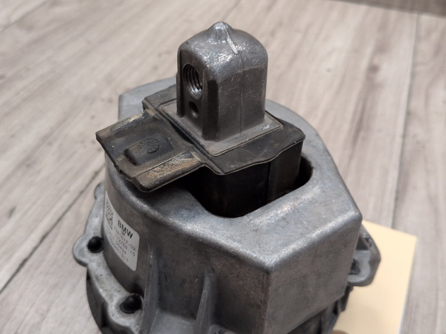 20-24 OEM BMW G20 G22 G23 G26 G42 Left Driver Engine B46 Mount Support Bracket