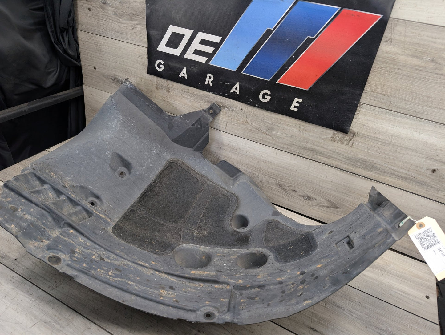 2019-2026 BMW X5 G05 Front Left Driver Wheel Fender Liner Splash Guard 7424907
