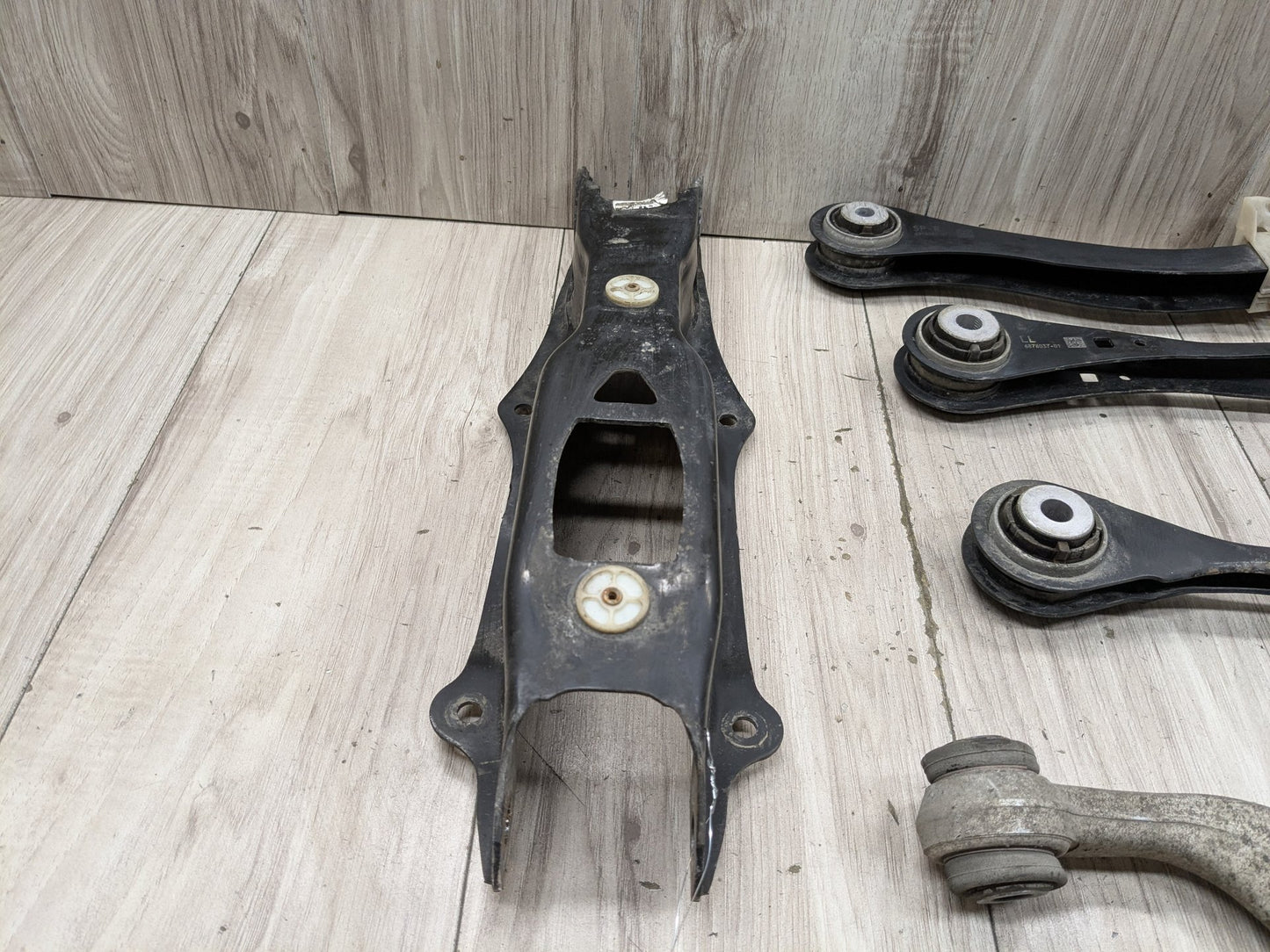 2019 - 2026 BMW X5 G05 Rear Left Driver Control Arms SET 6878018 N63B44M3