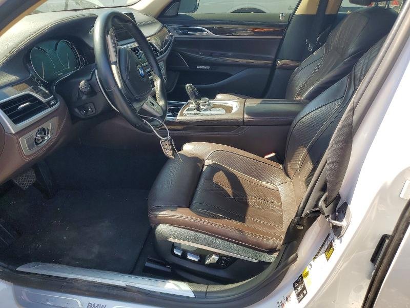 2016 BMW 750i G12