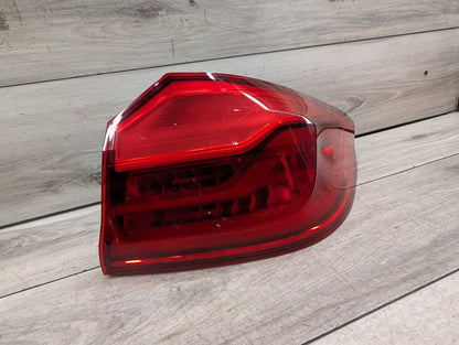 17-20 OEM BMW F90 G30 530 540 M550 M5 Rear Passenger Side Outer Tail Light
