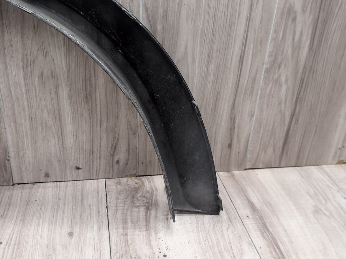 2007-2013 BMW X5 E70 Front Right Passenger Fender Flare Arch Trim Molding 7163560