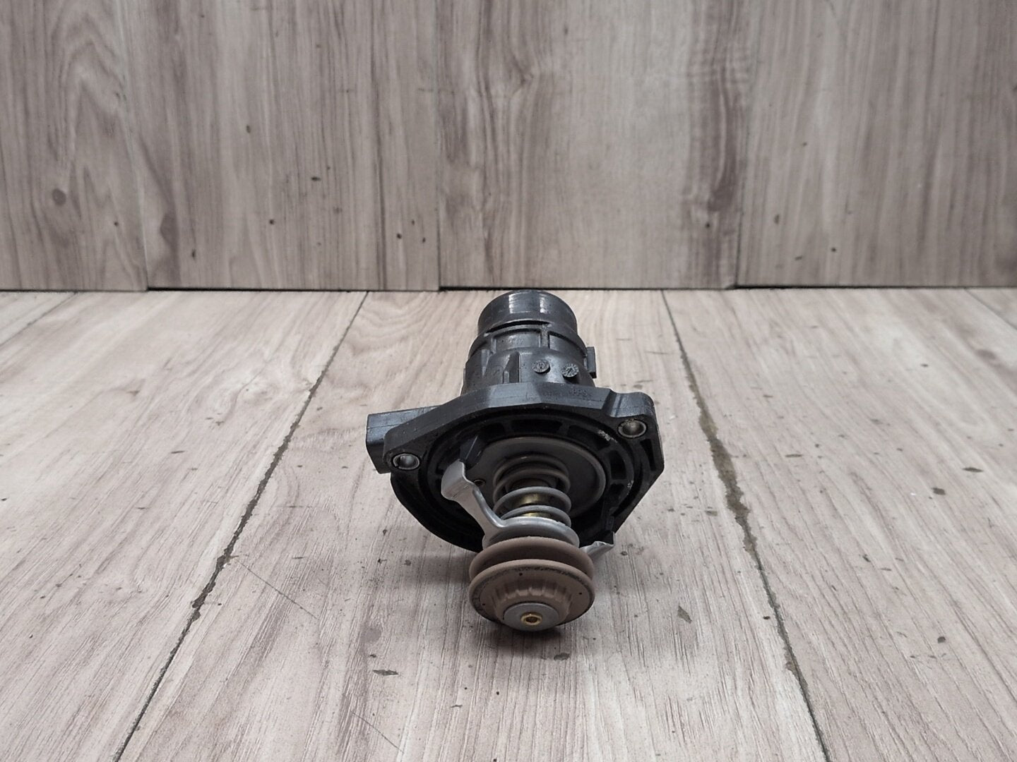 2016-2022 BMW G12 750i Engine Motor Heat Coolant Thermostat 8685978