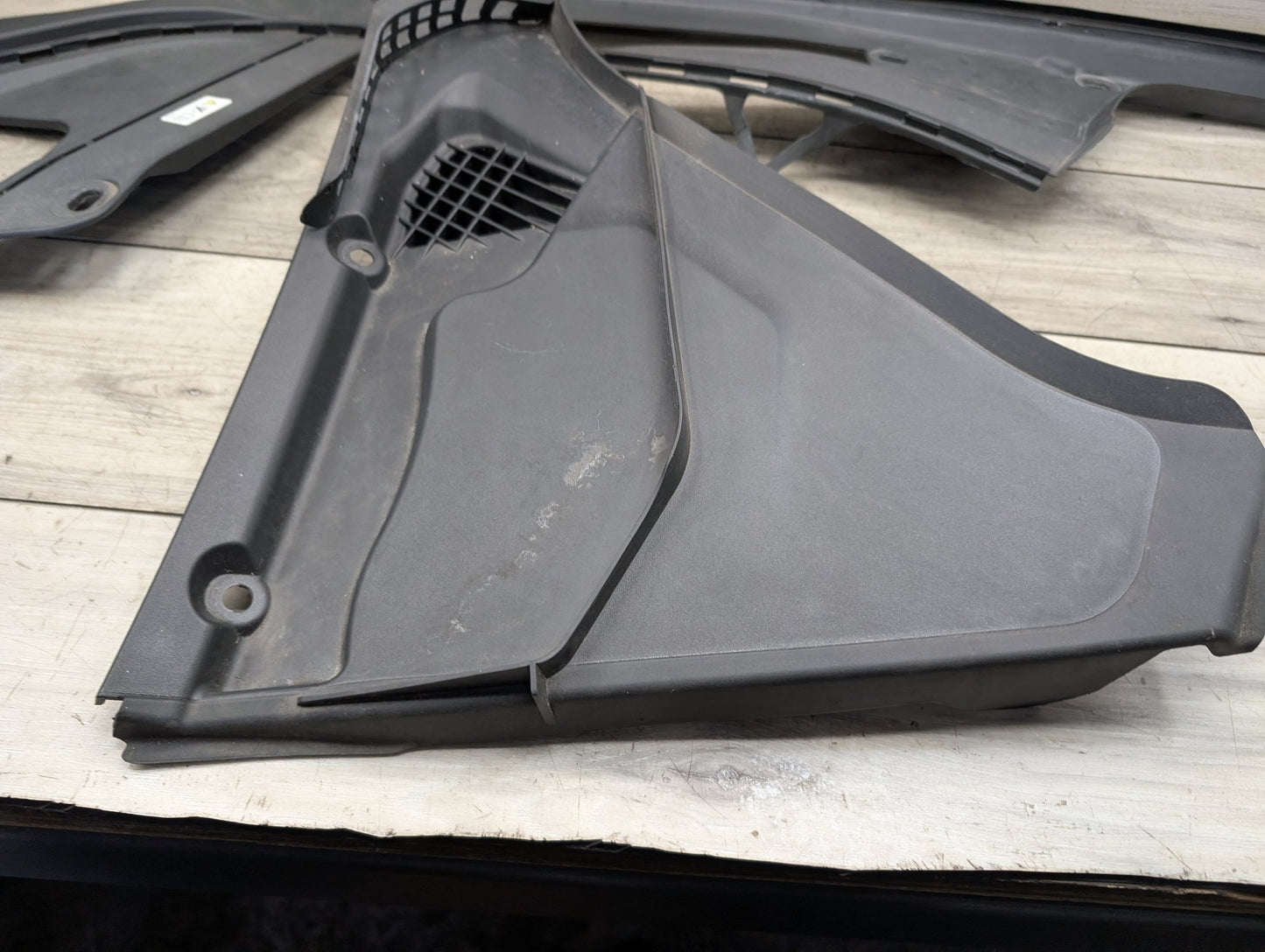 2013 BMW 528i F10 Right Passenger Side Cowl Cover 6987605 N20B20O0