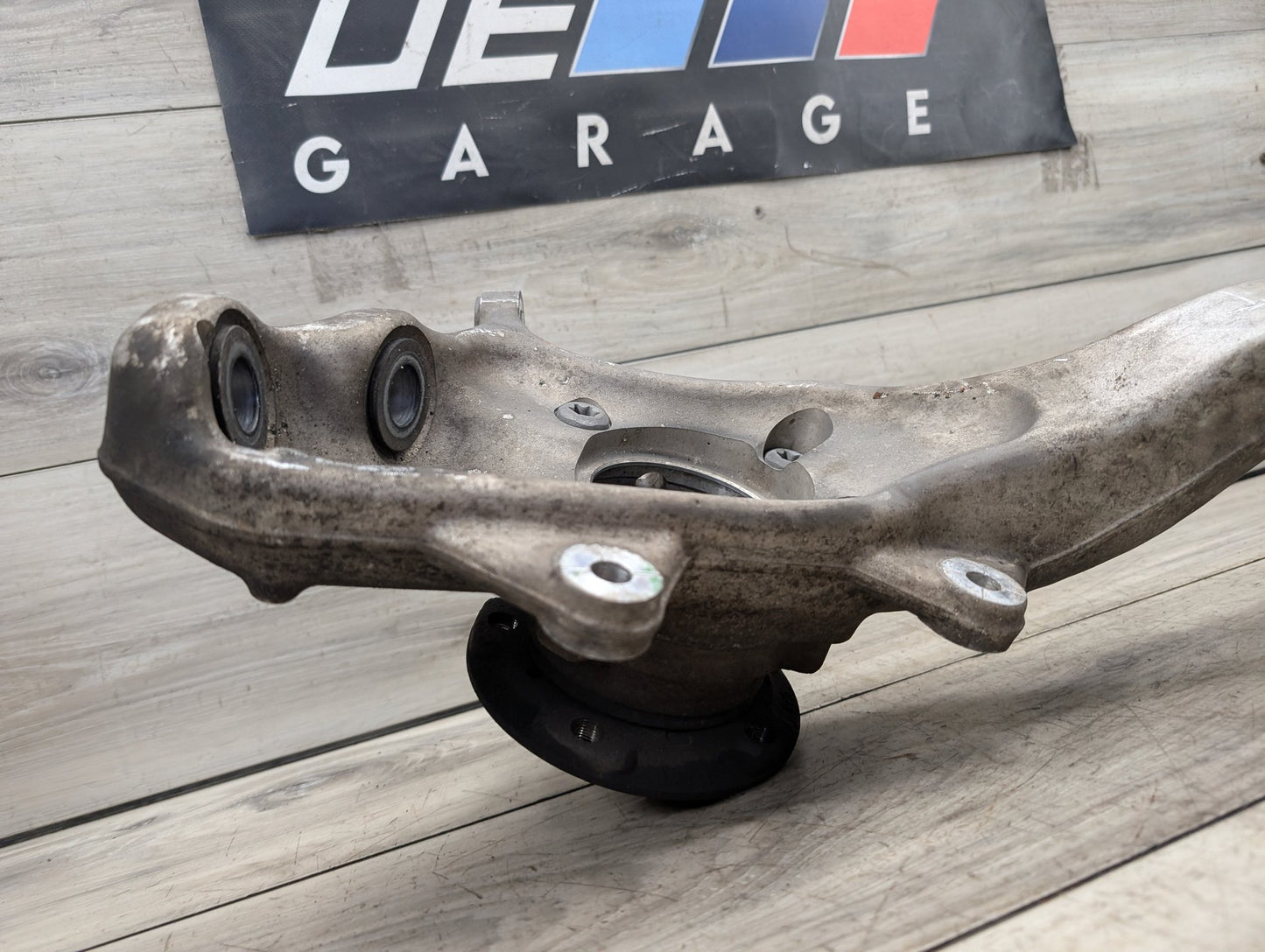 OEM BMW E70 F15 F16 F85 X5 X6 Front Passenger Right Spindle Hub Carrier Knuckle