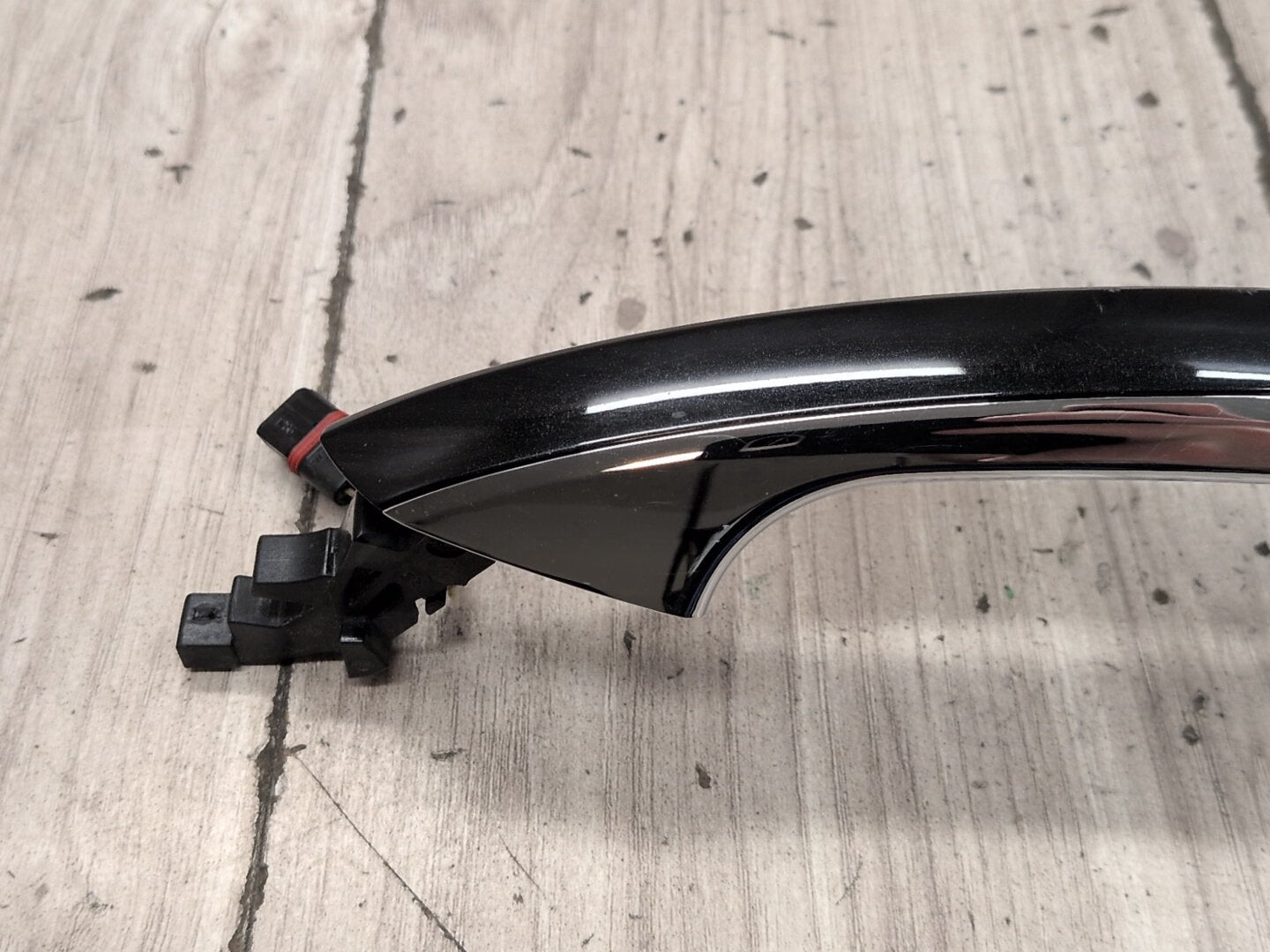 2009-2012 Mercedes-Benz E550 W212 Front or Rear Right Passenger Exterior Door Handle A2047600620 OEM
