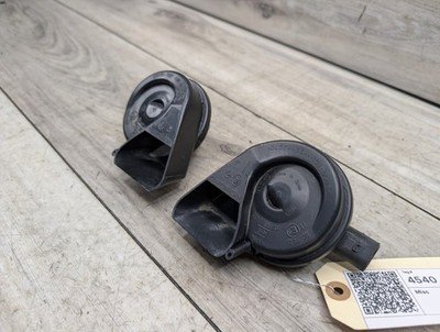 2008-2017 Audi S5 8T Alarm Horns SET 8T0951223 OEM