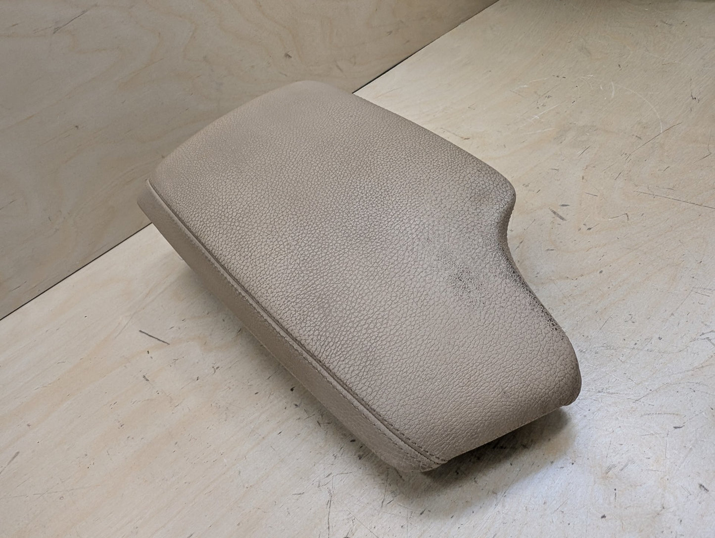 2012-2018 BMW 328i F30 Center Console Armrest Arm Rest 9285130