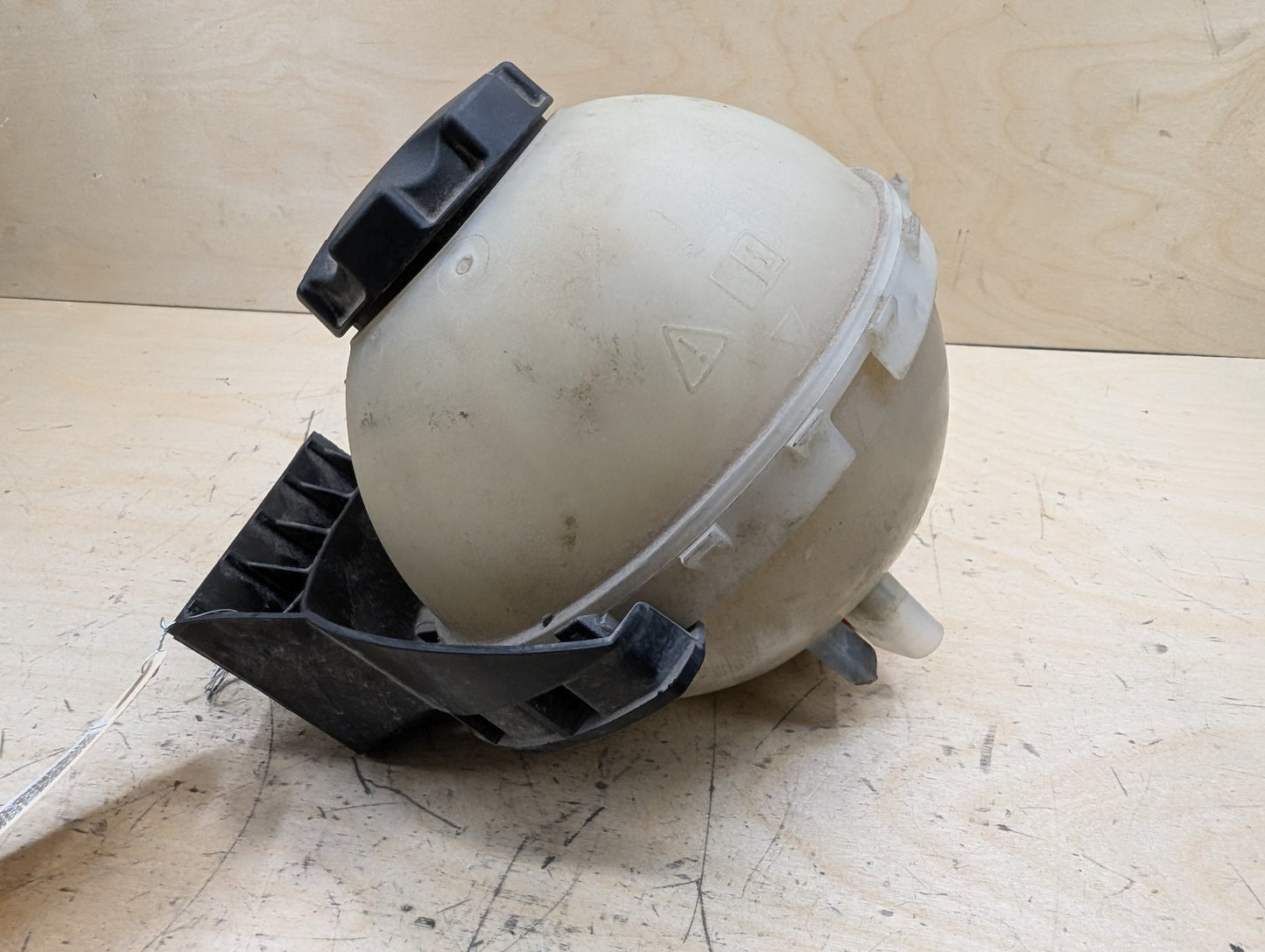 OEM BMW F22 F23 F30 F32 F33 F36 Coolant Overflow Reservoir Tank Bottle N20 N26