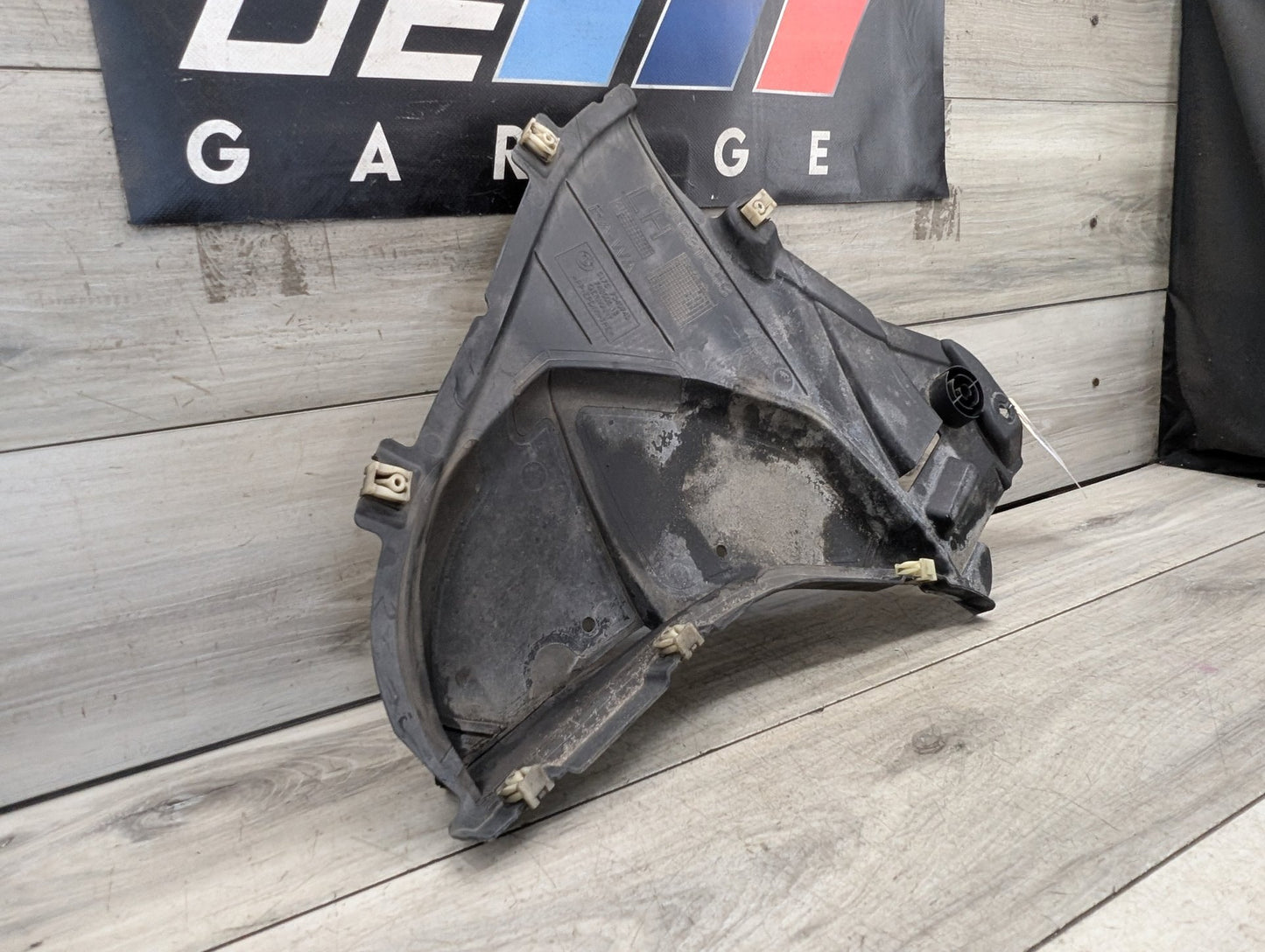 17-20 BMW 530i 540i 530e Front Driver Left Inner Fender Liner Underbody Cover