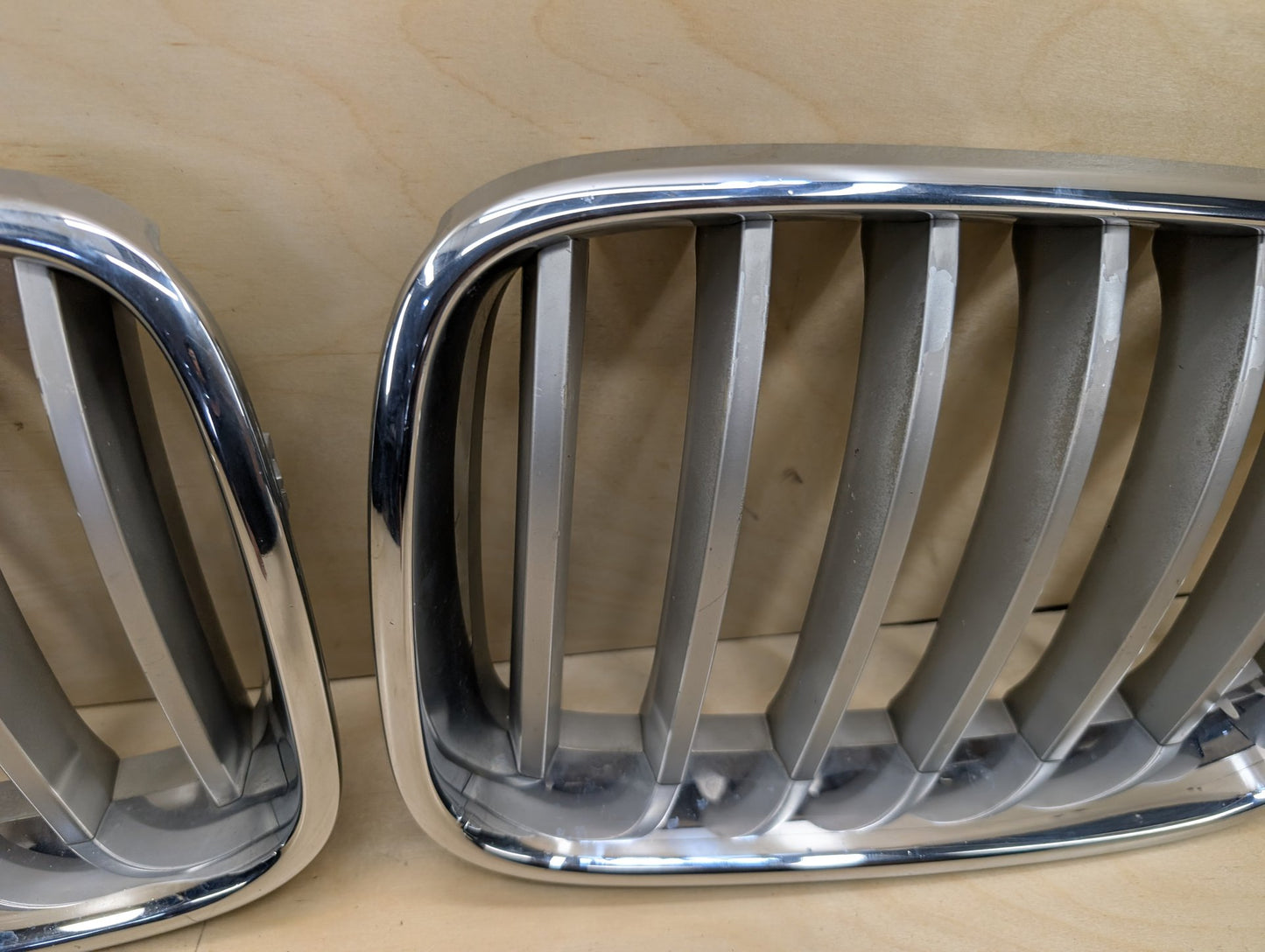2011-2016 BMW X3 F25 Front Left Right Upper Bumper Cover Kidney Grilles SET 7210725