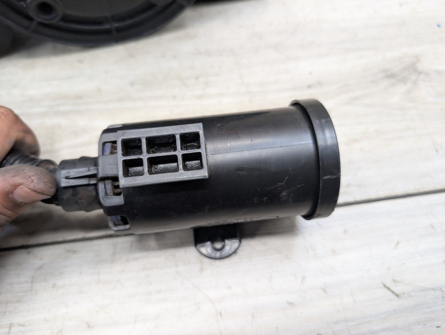 OEM BMW G20 G22 G26 G42 G80 Charcoal Filter Fuel Tank Vapor Evaporator Canister