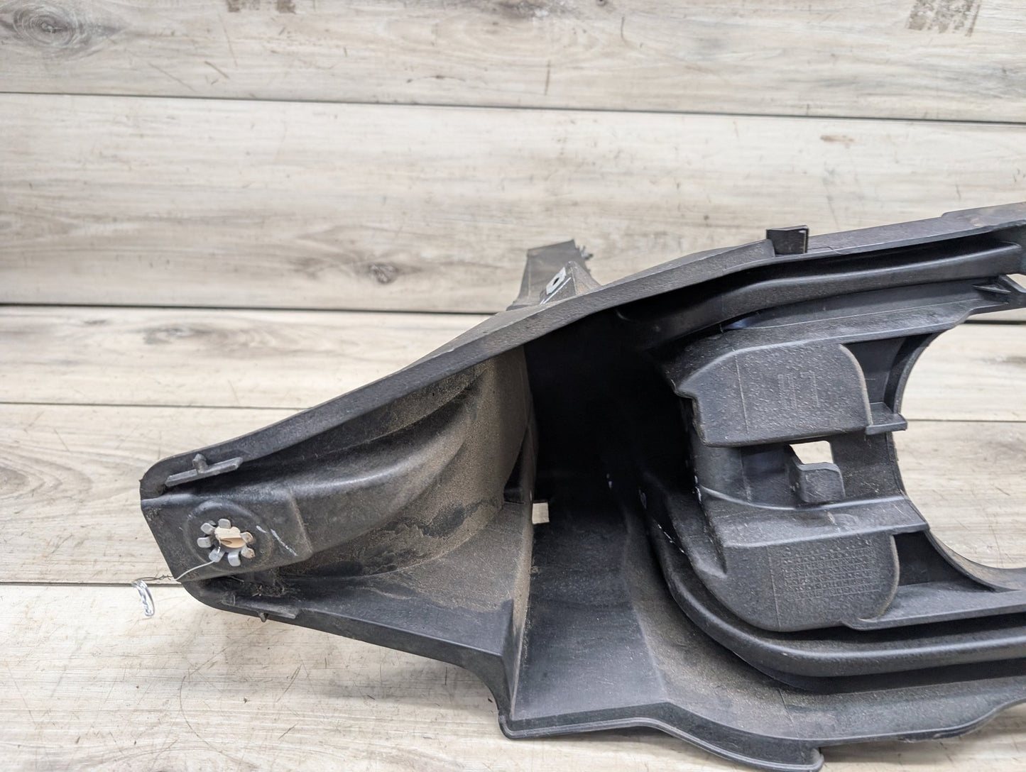 2007-2013 BMW X5 E70- Right Front Bumper Under Headlamp Bracket PN: 7157984